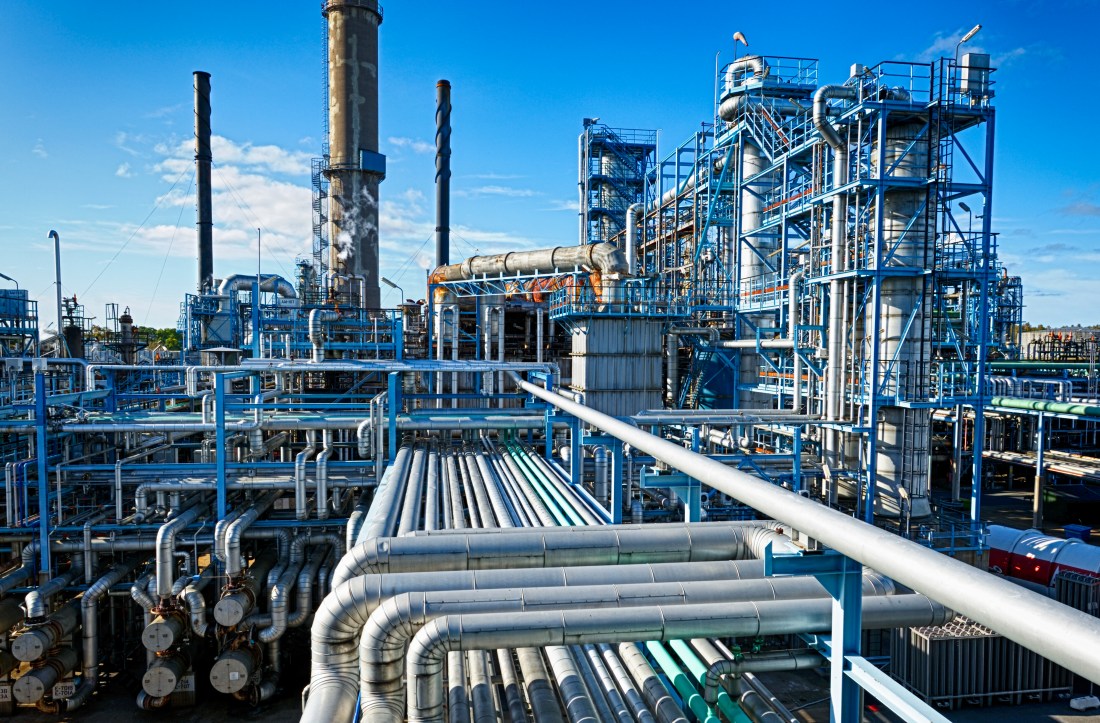 Depositphotos_oil refinery